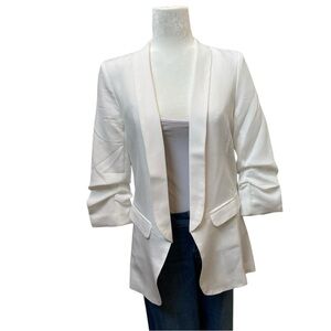 Oddy white gathered 3/2 sleeve blazer